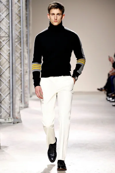 Look 14